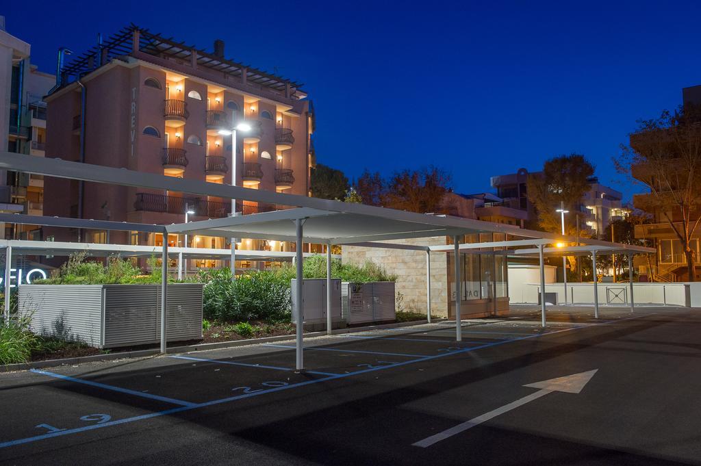 Hotel Trevi Riccione Exterior foto